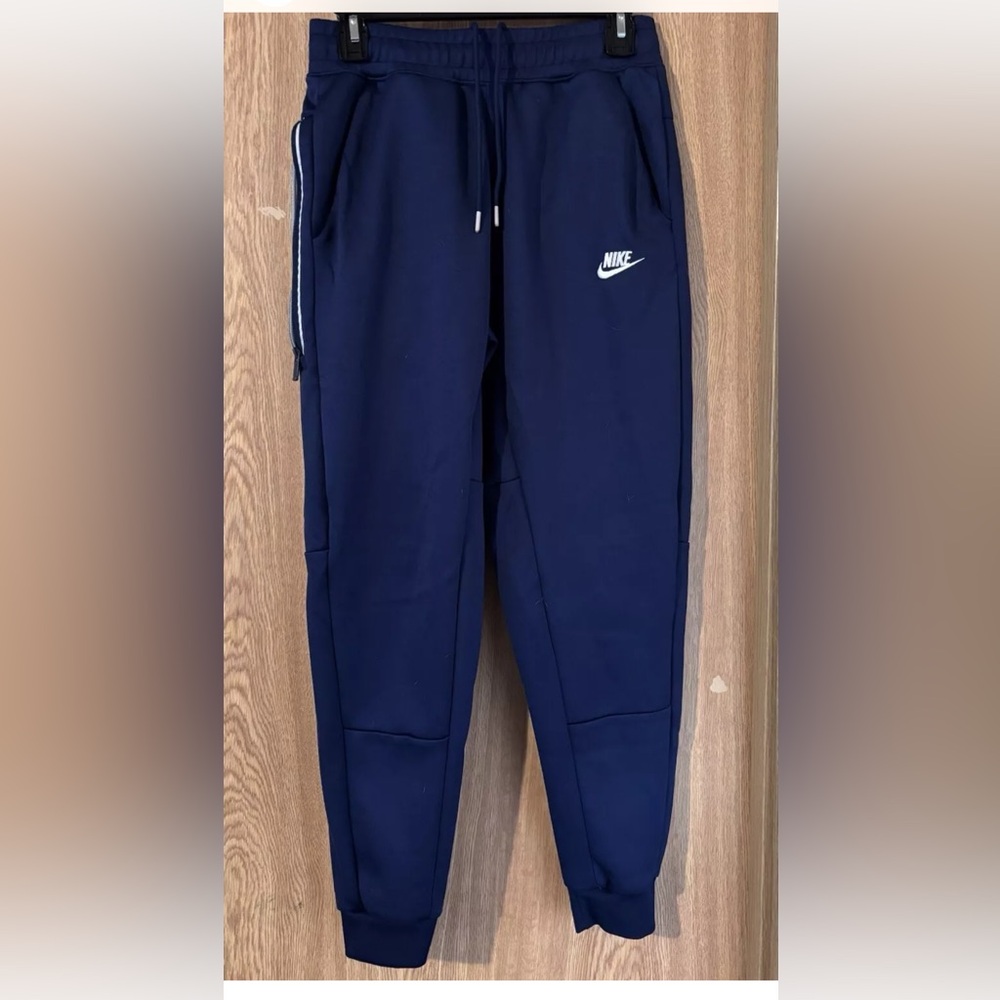 Men’s Nike Sportswear Tribute Taper Joggers Pants Navy Blue DA0007-410 Sz S